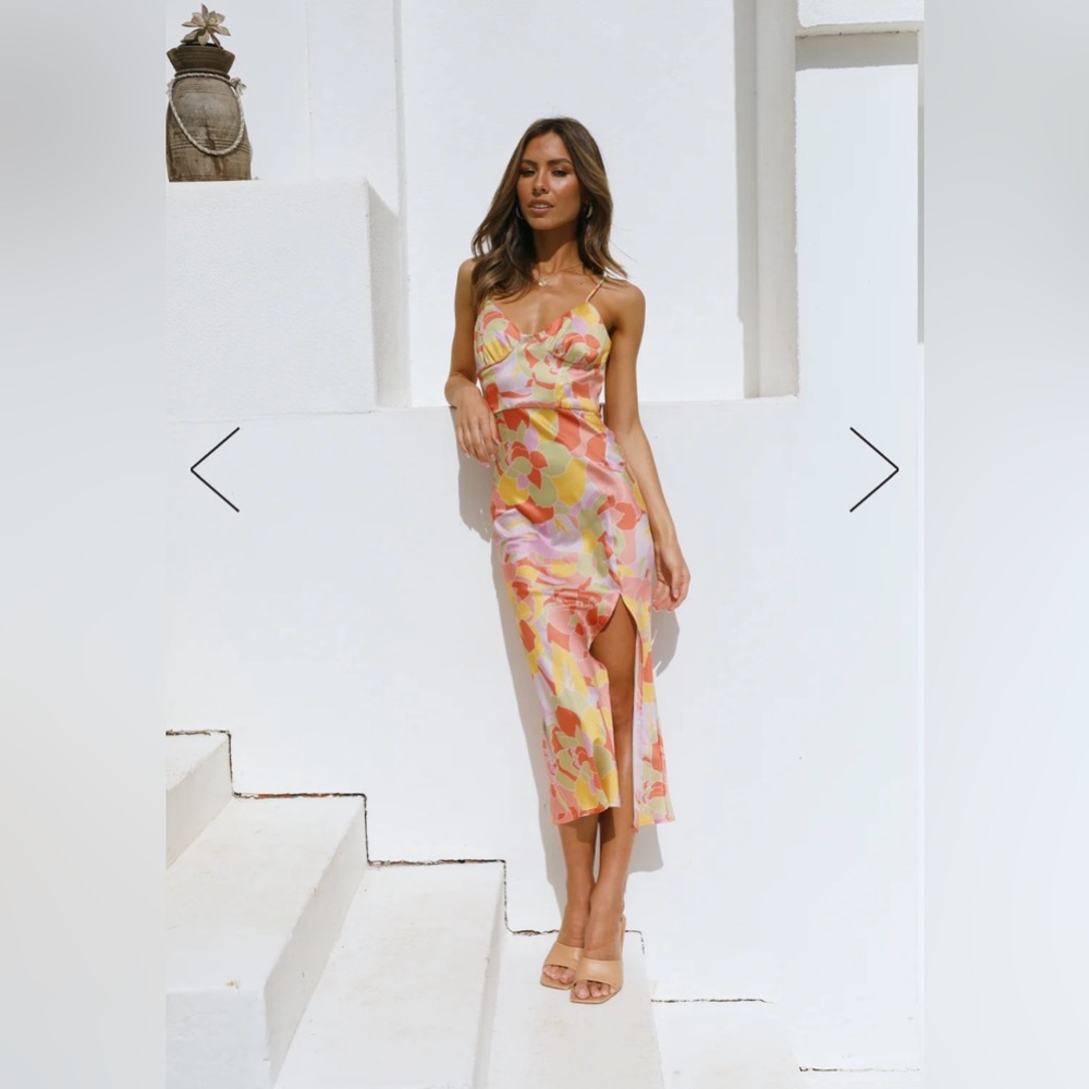 Dress RUNAWAY
Tammy
Dress Sage RNWY yellowpinkprint